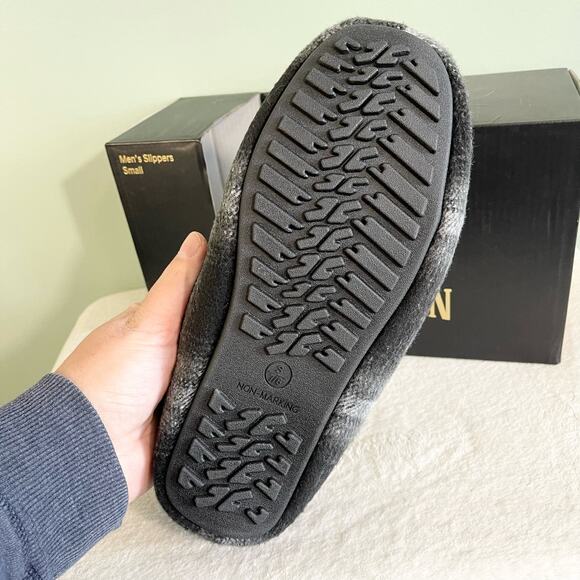 True Religion Brand Jeans Black & Gray Fur Lined Men\'s Slippers Small Size 7/8 main image 7